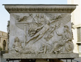 Apotheose von Antoninus Pius und Faustina, vom Sockel der Säule des Antoninus Pius, ca. 161